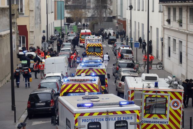 Ένοπλοι γάζωσαν γραφεία γαλλικού περιοδικού, τουλάχιστον 12 νεκροί